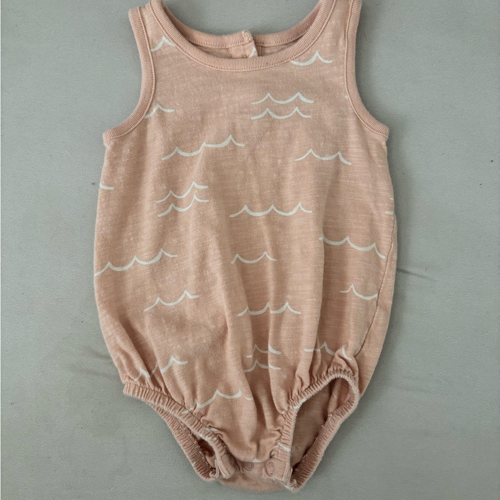Wave Pattern Kids Bodysuit - Peach